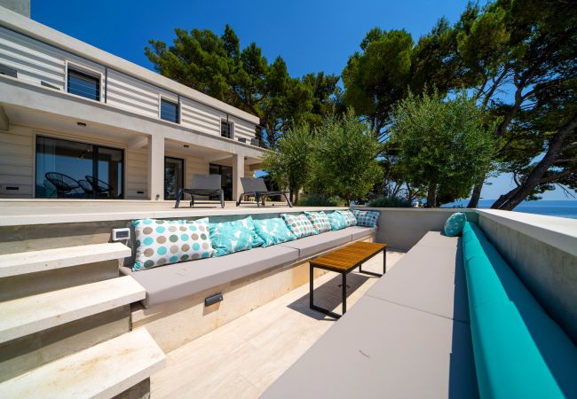 Villa in Sumartin - Seafront Villa Serenita