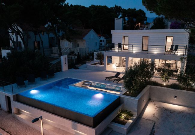 Villa in Sumartin - Seafront Villa Serenita Villa in Sumartin - Seafront Villa Serenita