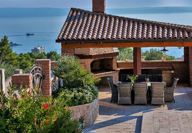 Villa in Makarska - Villa Vikki with pool and seaview 