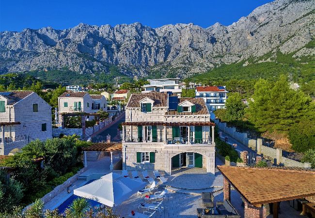 Villa in Makarska - Villa Vikki with pool and seaview  Villa in Makarska - Villa Vikki with pool and seaview