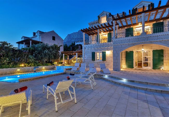 Villa in Makarska - Villa Vikki with pool and seaview  Villa in Makarska - Villa Vikki with pool and seaview
