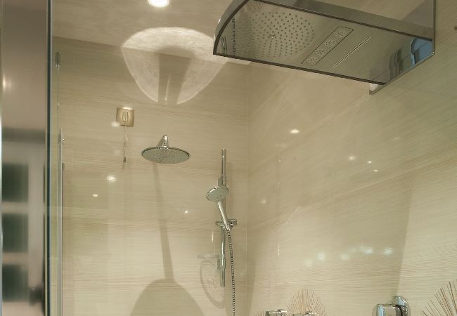 Villa in Makarska - Villa Vikki with pool and seaview  Villa in Makarska - Villa Vikki with pool and seaview