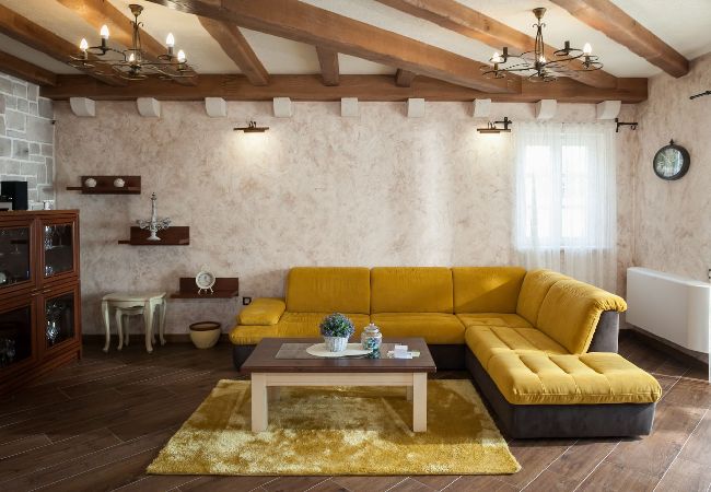 Villa in Makarska - Villa Vikki with pool and seaview  Villa in Makarska - Villa Vikki with pool and seaview