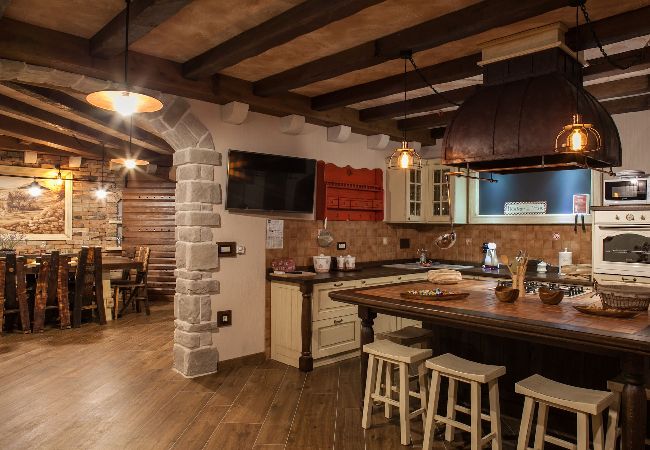 Villa in Makarska - Villa Vikki with pool and seaview  Villa in Makarska - Villa Vikki with pool and seaview