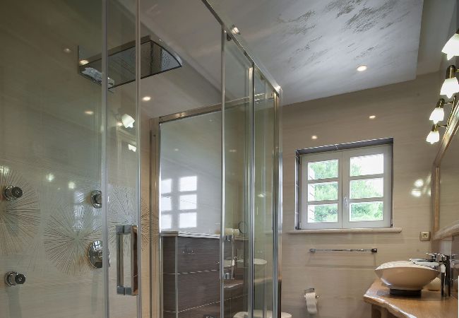 Villa in Makarska - Villa Vikki with pool and seaview  Villa in Makarska - Villa Vikki with pool and seaview