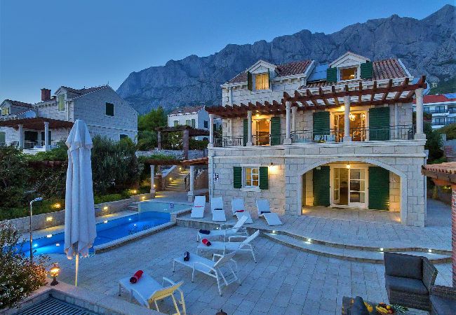 Villa in Makarska - Villa Vikki with pool and seaview  Villa in Makarska - Villa Vikki with pool and seaview