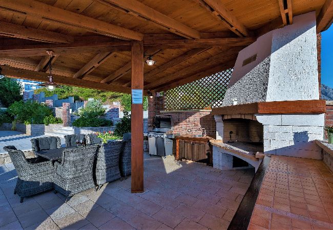 Villa in Makarska - Villa Vikki with pool and seaview  Villa in Makarska - Villa Vikki with pool and seaview