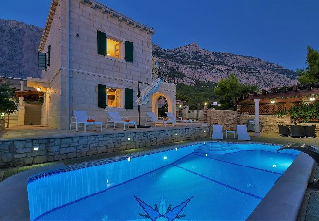 Villa in Makarska - Villa Goran with pool
