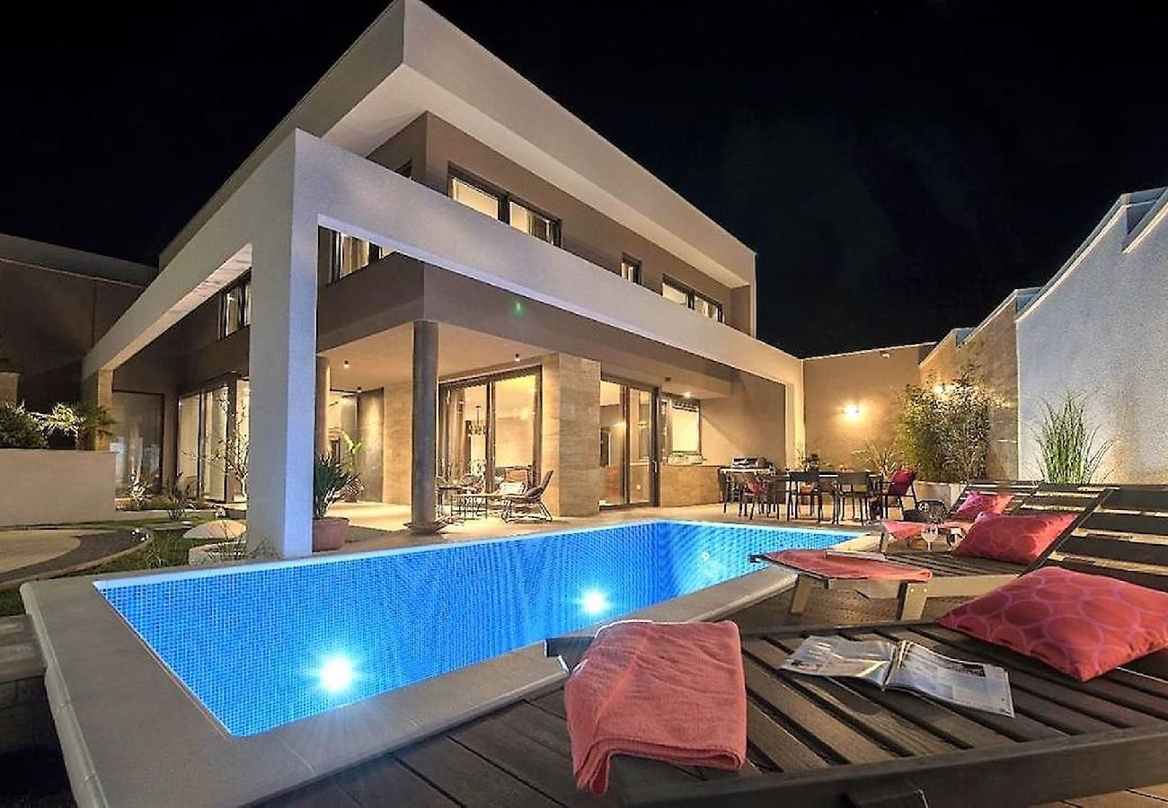 Villa in Tucepi - Villa Aria with pool, 100m to beach