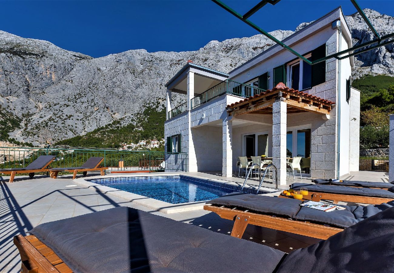 House in Bast - Villa Magico with pool and sea view 