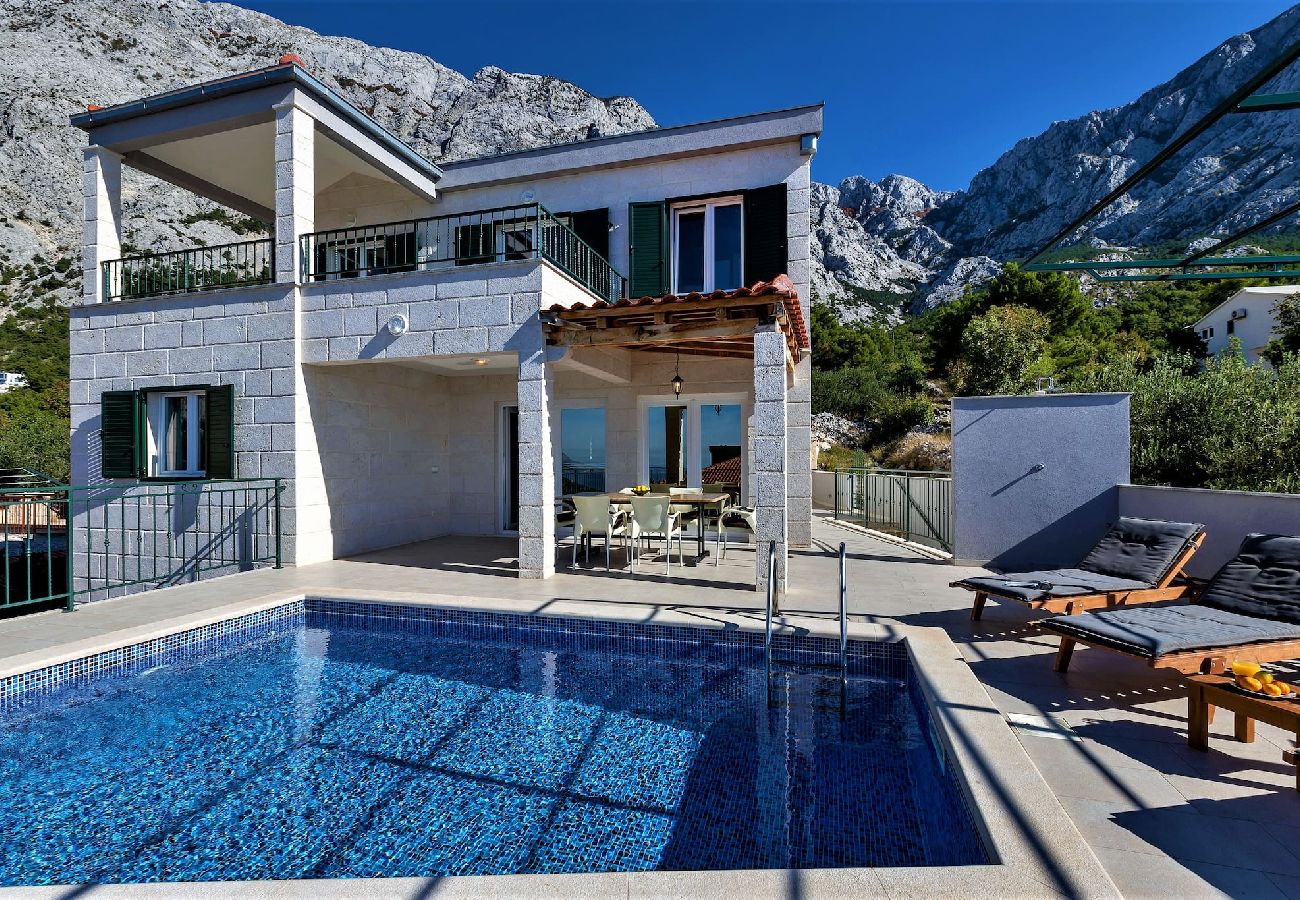 House in Bast - Villa Magico with pool and sea view 