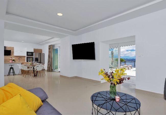 Villa in Brela - Villa Skyview, infinity-pool, whirlpool Villa in Brela - Villa Skyview, infinity-pool, whirlpool