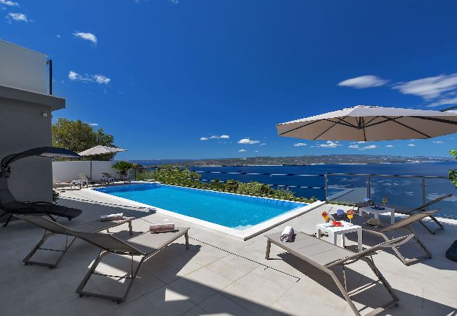 Villa in Brela - Villa Skyview, infinity-pool, whirlpool Villa in Brela - Villa Skyview, infinity-pool, whirlpool