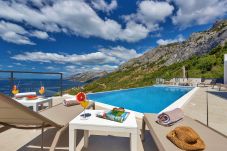 Villa Skyview-Panoramic sea view and infinity pool