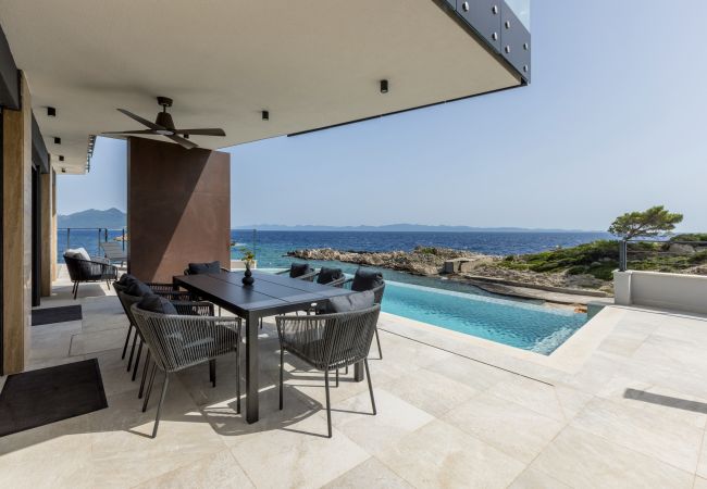 Villa in Potomje - Luxury Villa Mare, right on the beach Villa in Potomje - Luxury Villa Mare, right on the beach