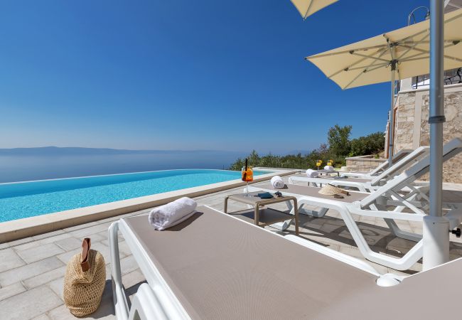 Rent by room in Podgora - Hotel Liberan - Nature's Retreat, Deluxe family room Rent by room in Podgora - Hotel Liberan - Nature's Retreat, Deluxe family room