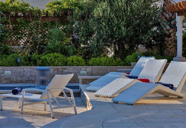 Villa i Makarska - Villa Vikki with pool and seaview  Villa i Makarska - Villa Vikki with pool and seaview