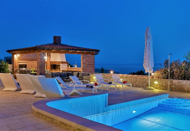 Villa i Makarska - Villa Vikki with pool and seaview 