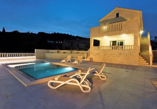 Villa i Selca -  Villa Lokanjac with pool Villa i Selca -  Villa Lokanjac with pool