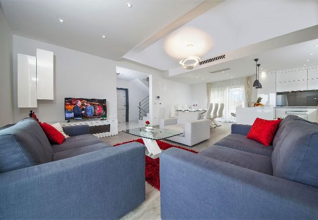 Villa i Makarska -  Villa Red with pool, seaview Villa i Makarska -  Villa Red with pool, seaview