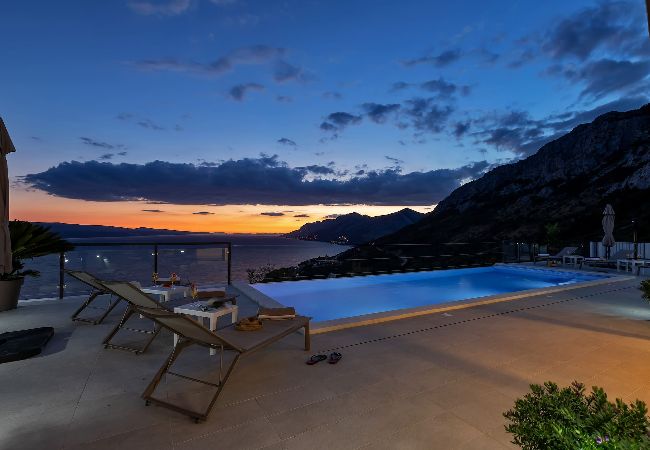 Villa i Brela - Villa Skyview, infinity-pool, whirlpool