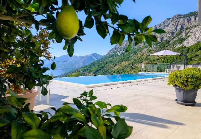 Villa i Brela - Villa Skyview, infinity-pool, whirlpool