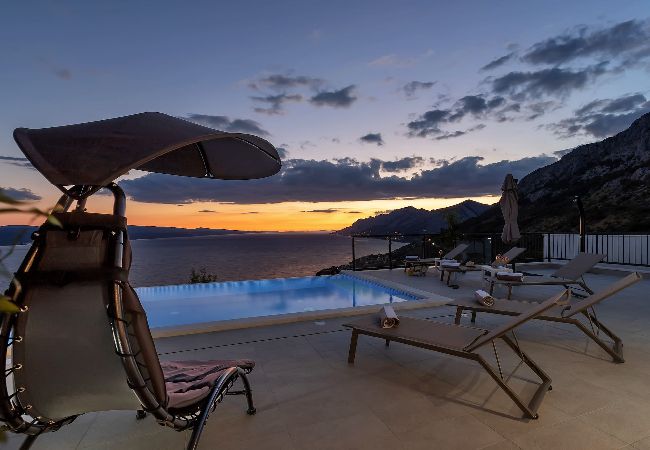 Villa i Brela - Villa Skyview, infinity-pool, whirlpool