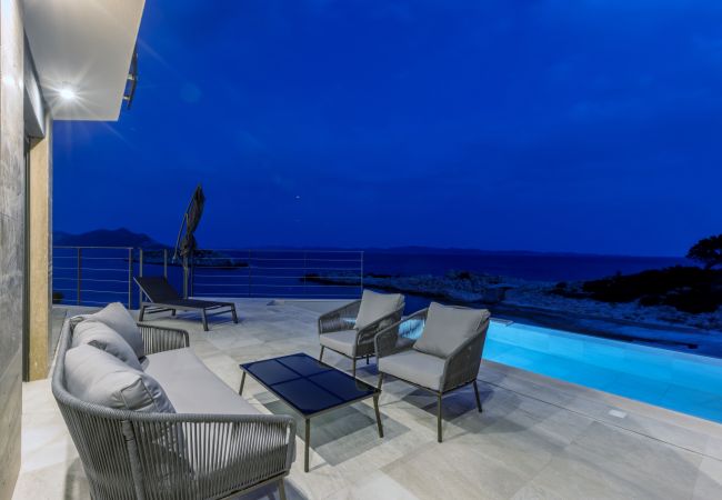 Villa i Potomje - Luxury Villa Mare, right on the beach Villa i Potomje - Luxury Villa Mare, right on the beach