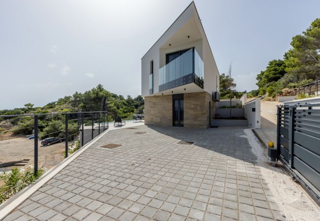 Villa i Potomje - Luxury Villa Mare, right on the beach Villa i Potomje - Luxury Villa Mare, right on the beach
