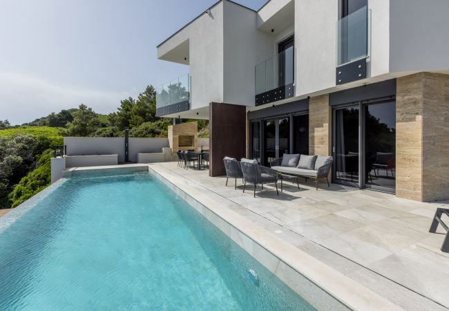 Villa i Potomje - Luxury Villa Mare, right on the beach Villa i Potomje - Luxury Villa Mare, right on the beach