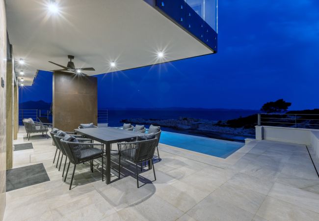 Villa i Potomje - Luxury Villa Mare, right on the beach Villa i Potomje - Luxury Villa Mare, right on the beach