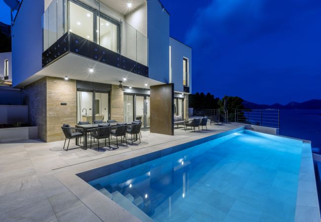 Villa i Potomje - Luxury Villa Mare, right on the beach Villa i Potomje - Luxury Villa Mare, right on the beach