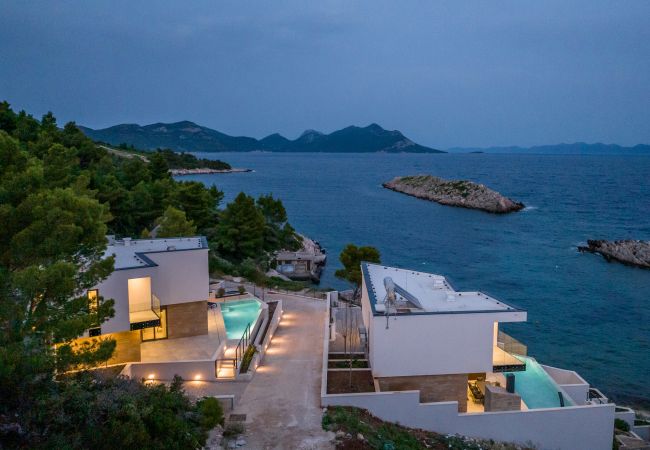 Villa i Potomje - Luxury Villa Mare, right on the beach Villa i Potomje - Luxury Villa Mare, right on the beach