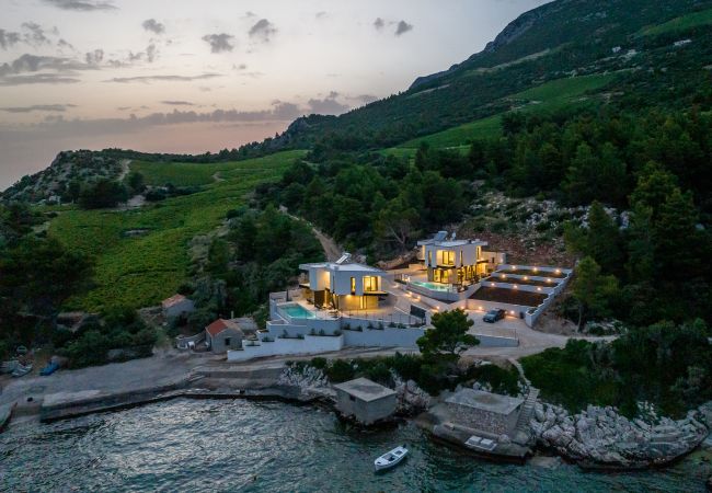 Villa i Potomje - Luxury Villa Luce, right on the beach  Villa i Potomje - Luxury Villa Luce, right on the beach