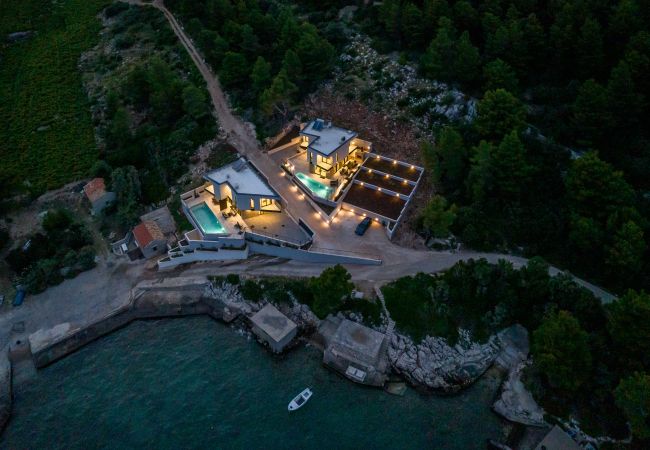 Villa i Potomje - Luxury Villa Luce, right on the beach  Villa i Potomje - Luxury Villa Luce, right on the beach