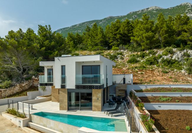 Villa i Potomje - Luxury Villa Luce, right on the beach  Villa i Potomje - Luxury Villa Luce, right on the beach