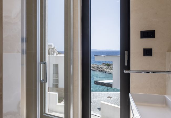 Villa i Potomje - Luxury Villa Luce, right on the beach  Villa i Potomje - Luxury Villa Luce, right on the beach