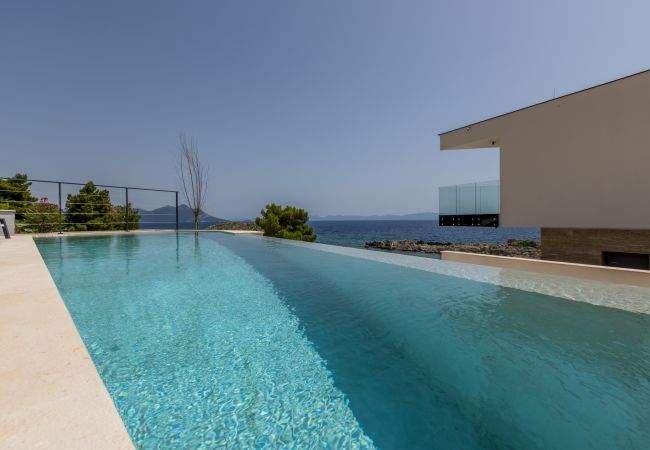 Villa i Potomje - Luxury Villa Luce, right on the beach  Villa i Potomje - Luxury Villa Luce, right on the beach