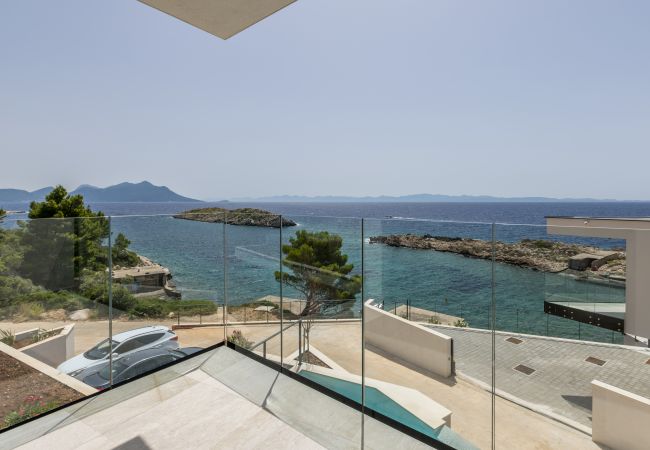 Villa i Potomje - Luxury Villa Luce, right on the beach  Villa i Potomje - Luxury Villa Luce, right on the beach