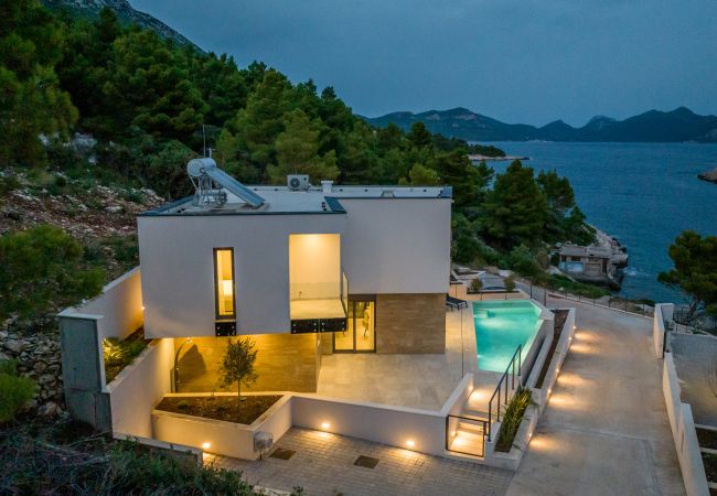 Villa i Potomje - Luxury Villa Luce, right on the beach  Villa i Potomje - Luxury Villa Luce, right on the beach