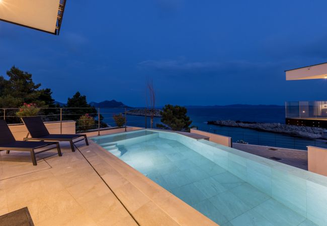 Villa i Potomje - Luxury Villa Luce, right on the beach  Villa i Potomje - Luxury Villa Luce, right on the beach