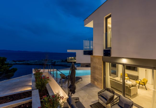 Villa i Potomje - Luxury Villa Luce, right on the beach  Villa i Potomje - Luxury Villa Luce, right on the beach