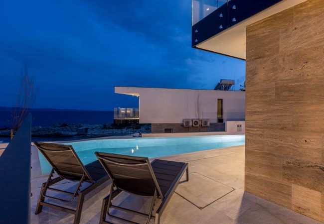 Villa i Potomje - Luxury Villa Luce, right on the beach  Villa i Potomje - Luxury Villa Luce, right on the beach