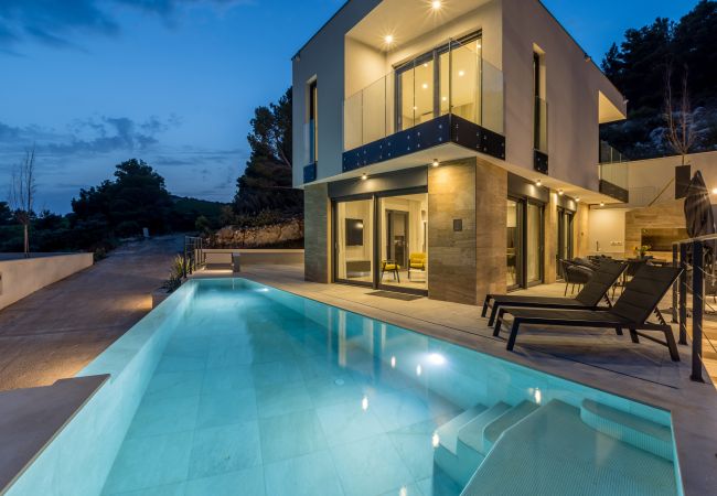 Villa i Potomje - Luxury Villa Luce, right on the beach  Villa i Potomje - Luxury Villa Luce, right on the beach
