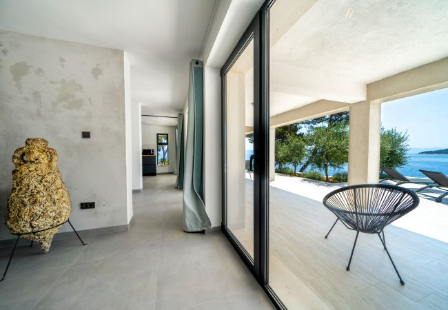 Willa w Sumartin - Seafront Villa Serenita Willa w Sumartin - Seafront Villa Serenita