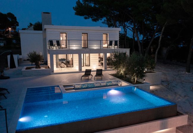 Willa w Sumartin - Seafront Villa Serenita Willa w Sumartin - Seafront Villa Serenita