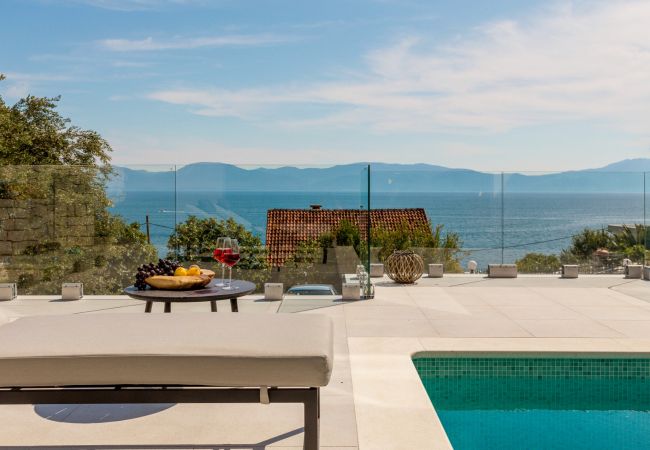 Willa w Podaca -  Villa Luna Mare with Pool and Sauna Willa w Podaca -  Villa Luna Mare with Pool and Sauna