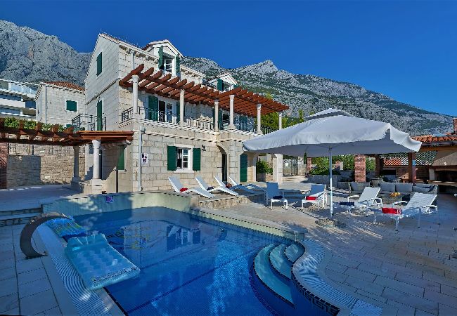 Willa w Makarska - Villa Vikki with pool and seaview 