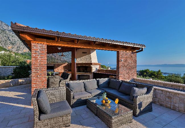 Willa w Makarska - Villa Vikki with pool and seaview  Willa w Makarska - Villa Vikki with pool and seaview