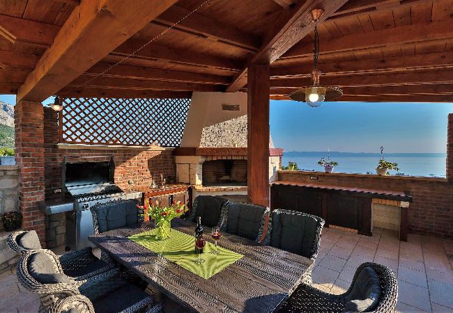 Willa w Makarska - Villa Vikki with pool and seaview  Willa w Makarska - Villa Vikki with pool and seaview